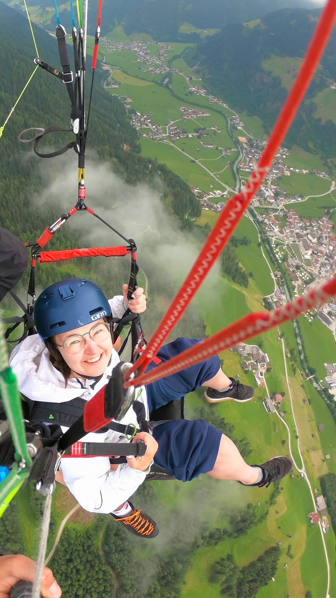 Foto van Marieke aan het paragliden